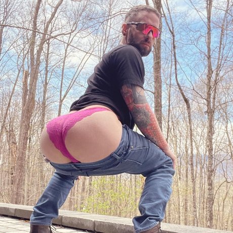 Naakte gelekte OnlyFans-foto van Dan Denington