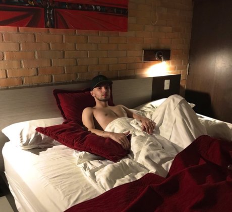 Naakte gelekte OnlyFans-foto van Norlan Gmez