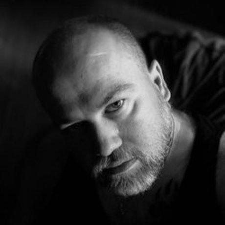 Naakte gelekte OnlyFans-foto van Nonbinary Bear
