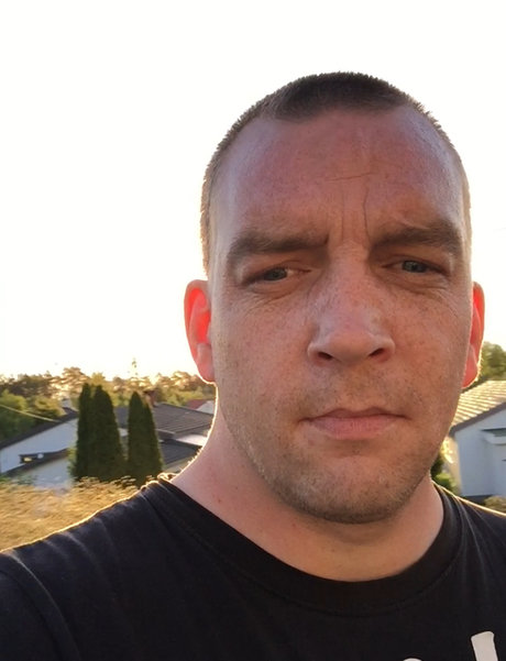 Naakte gelekte OnlyFans-foto van Simon