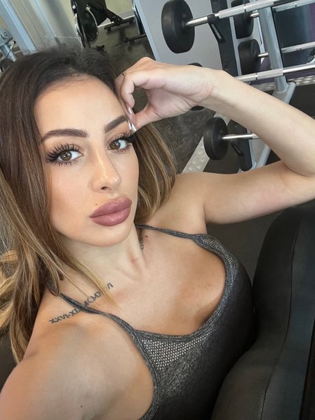 Naakte gelekte OnlyFans-foto van Superviziata