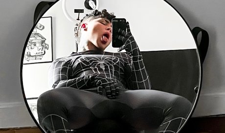 Naakte gelekte OnlyFans-foto van Drico