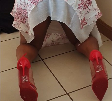 Naakte gelekte OnlyFans-foto van Afrikalady