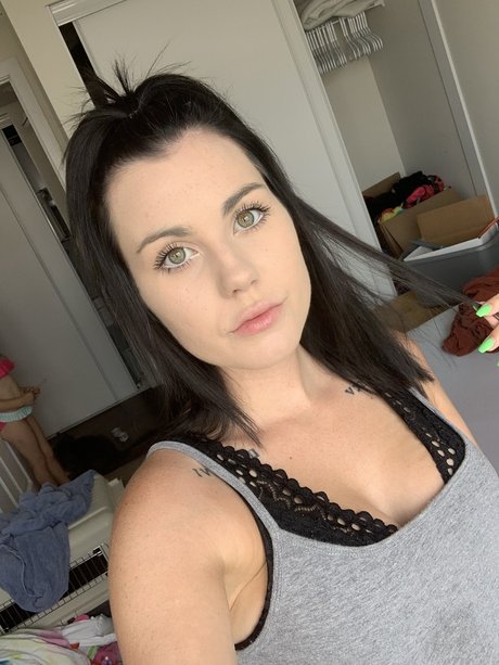 Naakte gelekte OnlyFans-foto van Danielle