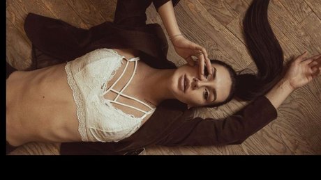 Naakte gelekte OnlyFans-foto van Alexa Fire