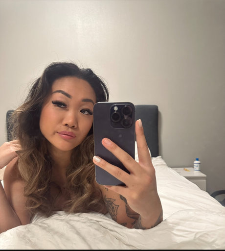 Naakte gelekte OnlyFans-foto van Baby A 