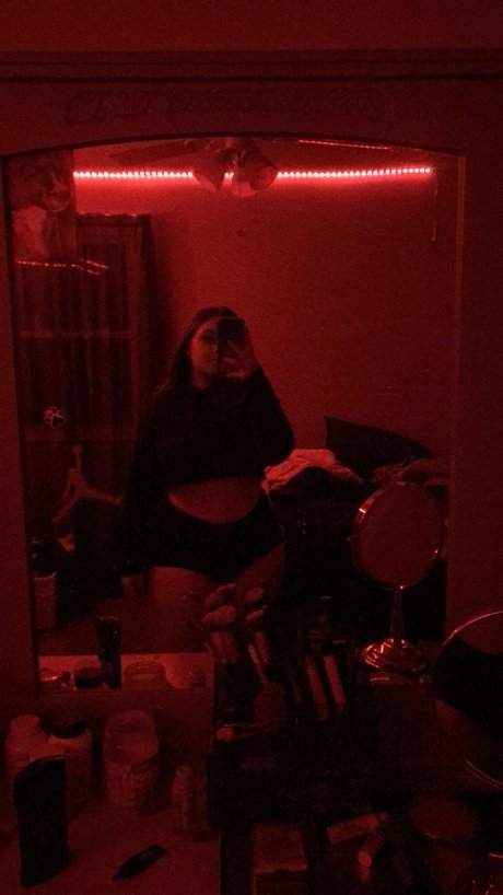 Naakte gelekte OnlyFans-foto van Babyr