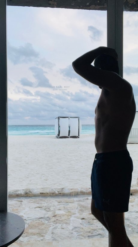 Naakte gelekte OnlyFans-foto van Ander