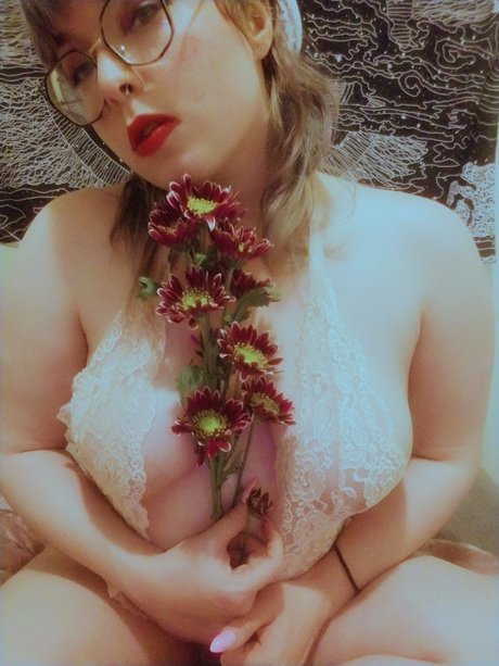 Naakte gelekte OnlyFans-foto van Moxie Mayhem