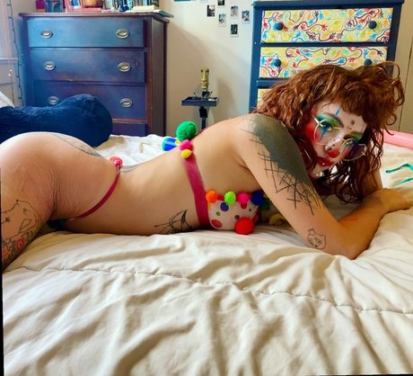 Naakte gelekte OnlyFans-foto van Birdie