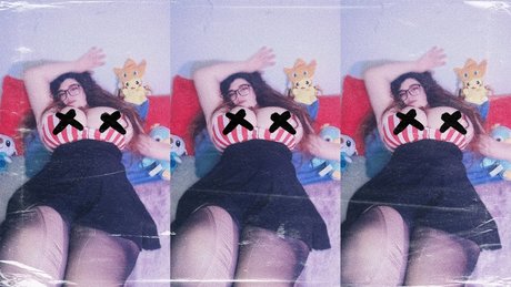Naakte gelekte OnlyFans-foto van Andy Kitsune