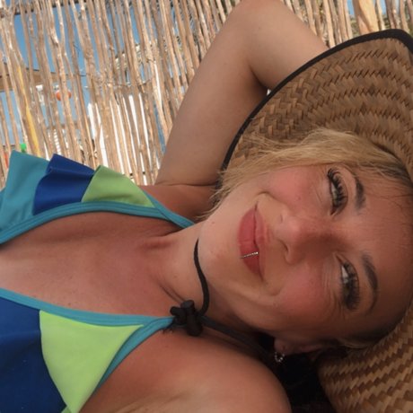 Naakte gelekte OnlyFans-foto van Nutella