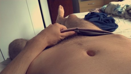 Naakte gelekte OnlyFans-foto van Victor