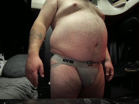 Naakte gelekte OnlyFans-foto van Aaron Buck