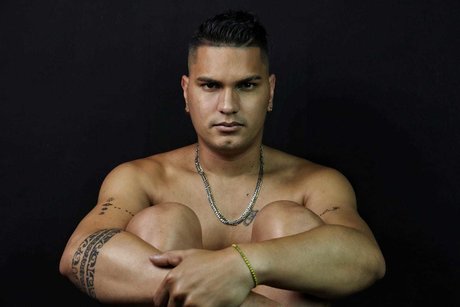 Naakte gelekte OnlyFans-foto van Alejandro Cordoba