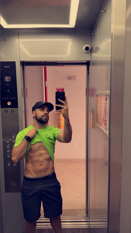 Aaron Diamond 