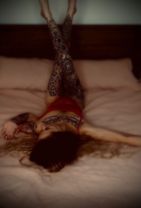 Naakte gelekte OnlyFans-foto van Amy