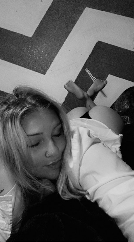 Naakte gelekte OnlyFans-foto van Layla