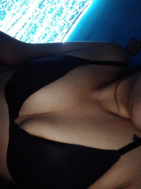 Naakte gelekte OnlyFans-foto van Dayan