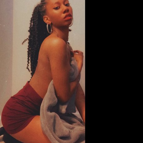 Naakte gelekte OnlyFans-foto van Tatyana