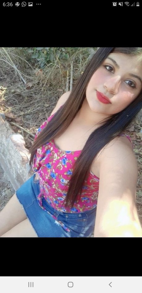 Naakte gelekte OnlyFans-foto van Alexa Much Osex