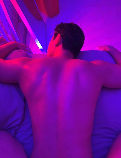 Naakte gelekte OnlyFans-foto van Pechan