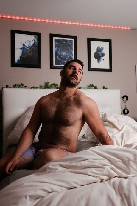 Naakte gelekte OnlyFans-foto van Aussiedan