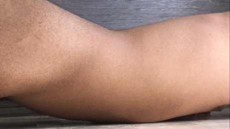 Naakte gelekte OnlyFans-foto van Andy