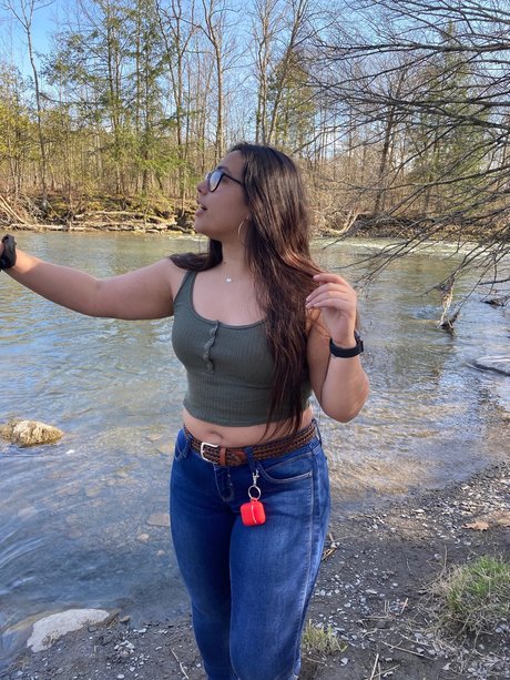 Naakte gelekte OnlyFans-foto van Your Online Girlfriend