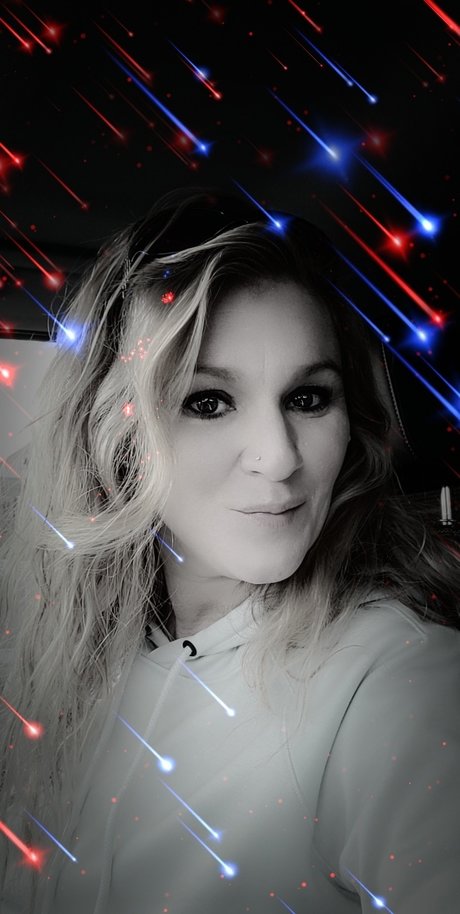 Naakte gelekte OnlyFans-foto van Onesexywife