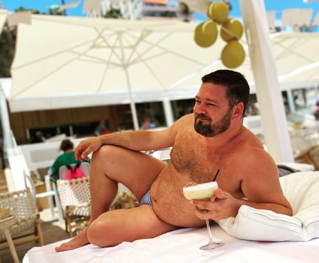 Naakte gelekte OnlyFans-foto van Onebearxxx