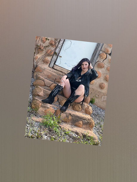 Naakte gelekte OnlyFans-foto van Alicia Hope