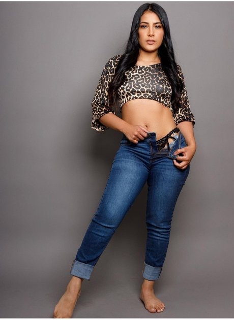Naakte gelekte OnlyFans-foto van Abrillatex