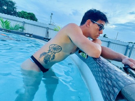Naakte gelekte OnlyFans-foto van Abrax