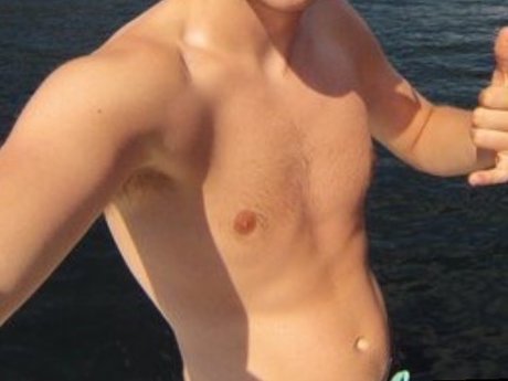Naakte gelekte OnlyFans-foto van Cut 