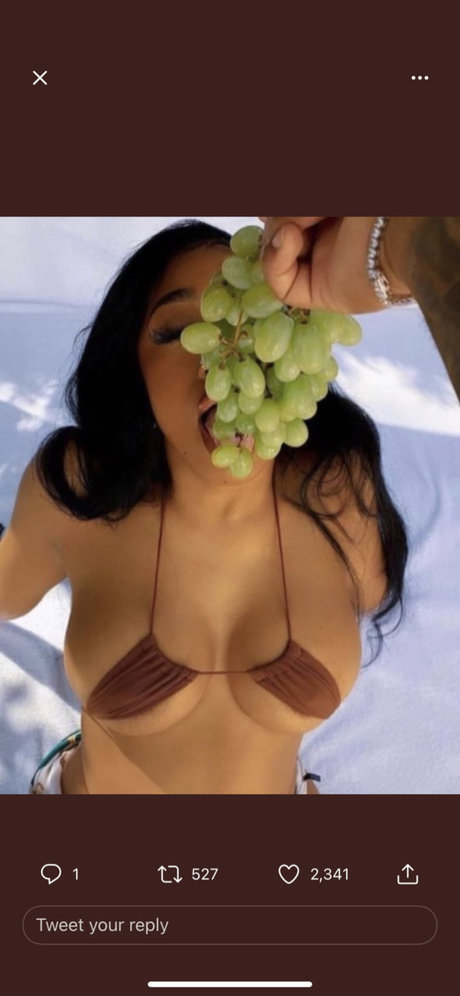 Naakte gelekte OnlyFans-foto van Ab