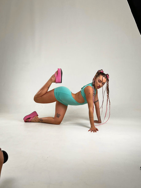 Naakte gelekte OnlyFans-foto van Olivia Misssy