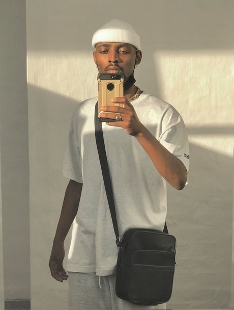Naakte gelekte OnlyFans-foto van Mommasboylive