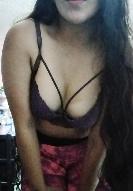 Naakte gelekte OnlyFans-foto van Alexandra