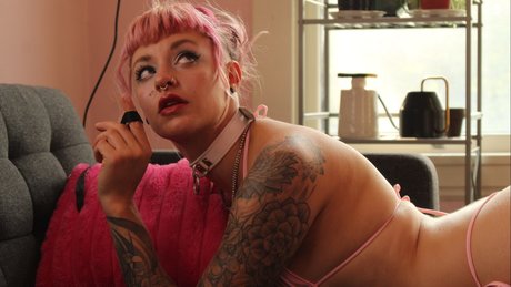 Naakte gelekte OnlyFans-foto van Kitten Nymph