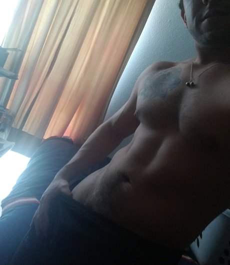 Naakte gelekte OnlyFans-foto van Paco Vandamme