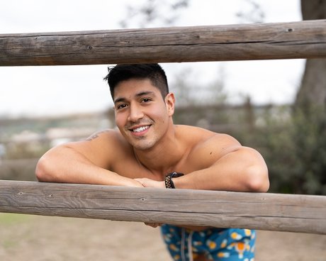 Naakte gelekte OnlyFans-foto van Paco Colombiano Top 12