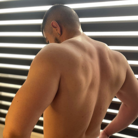 Naakte gelekte OnlyFans-foto van U3056538