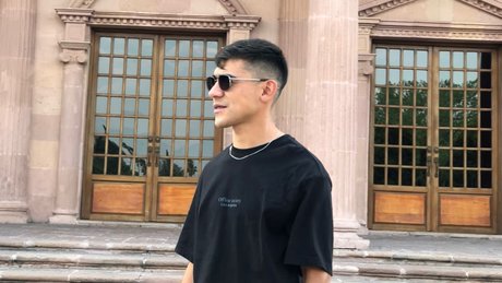 Naakte gelekte OnlyFans-foto van Henry Crrl