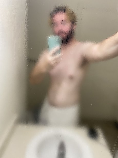 Naakte gelekte OnlyFans-foto van Otter