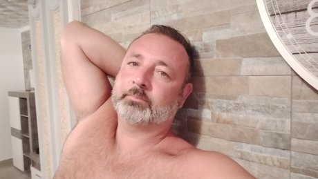 Naakte gelekte OnlyFans-foto van Osetetravieso