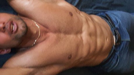 Naakte gelekte OnlyFans-foto van Oscar Vica
