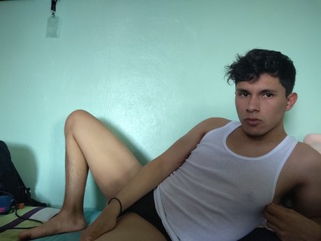 Naakte gelekte OnlyFans-foto van Oscar Pantoja