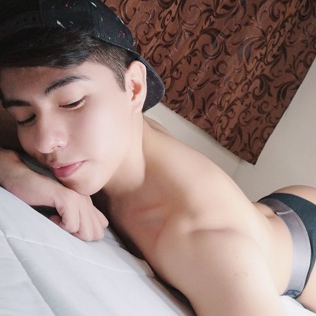 Naakte gelekte OnlyFans-foto van Alan Prince