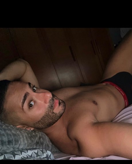 Naakte gelekte OnlyFans-foto van Saurux